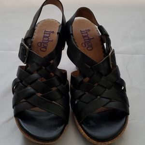 INDIGO BY CLARKS WOMEN'S SHOE SIZE 6.5M